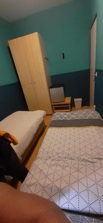 Charlotte, Not For Parties, Not A Hotel, Room With Shared Bathroom, No Kitchen Amszterdam Kültér fotó
