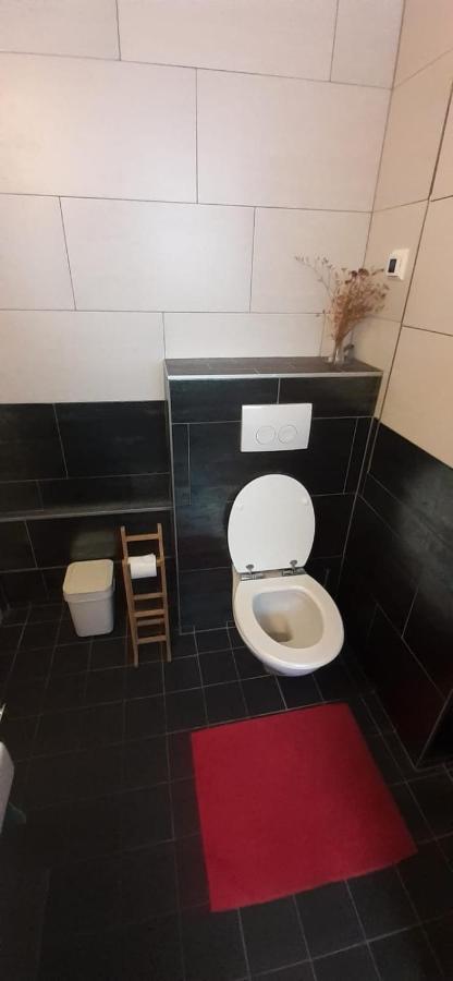 Charlotte, Not For Parties, Not A Hotel, Room With Shared Bathroom, No Kitchen Amszterdam Kültér fotó
