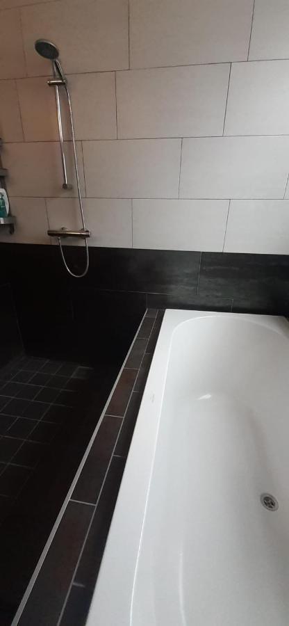Charlotte, Not For Parties, Not A Hotel, Room With Shared Bathroom, No Kitchen Amszterdam Kültér fotó